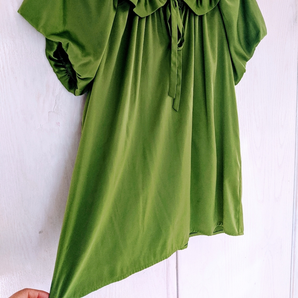 Beautiful blouse 🤩 - Picture 3 of 5